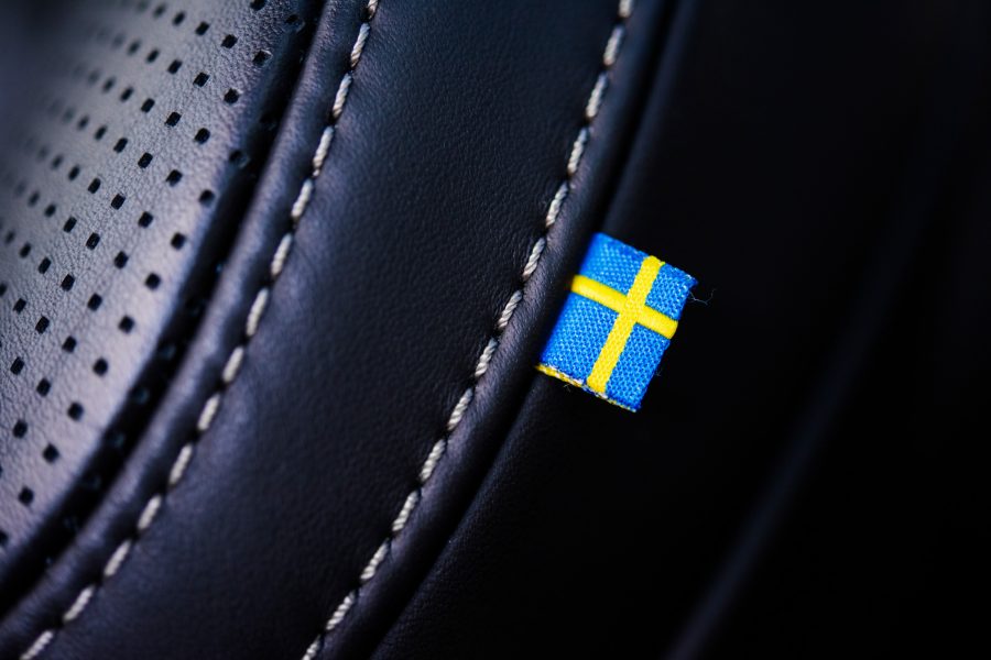 Made in sweden. Foto: Simon Paulin/imagebank.sweden.se Ett säte med en svensk flagg.